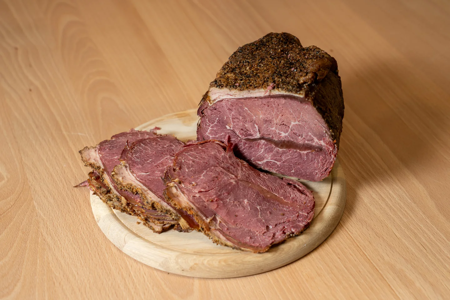Foto: Vítek Černý Oceněné Landovo pastrami na prkénku